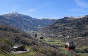Un téléphérique au départ du Falgoux